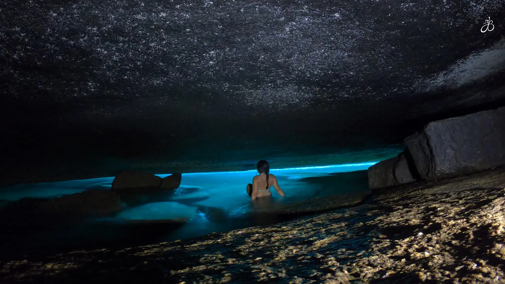 Acaia Cave